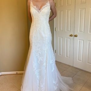Soterro and Midgley Ivory Sandrina Wedding Dress
